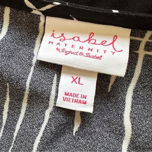Isabel Maternity by Ingrid & Isabel Black White Short Sleeve Printed Woven Top - Picture 5 of 6